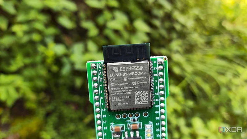 TinyDesk؛ اجرای یک دسکتاپ گرافیکی متنباز روی تراشه ESP32 درون ترمینال