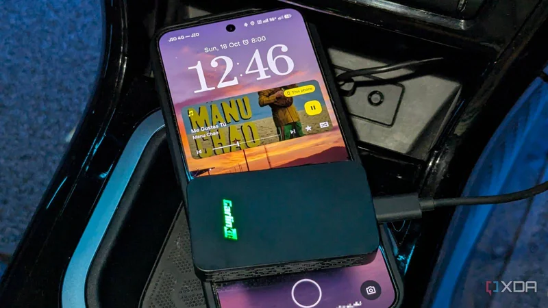 بازگشت به کابل USB برای Android Auto؛ چرا اتصال بیسیم در عمل شکست میخورد