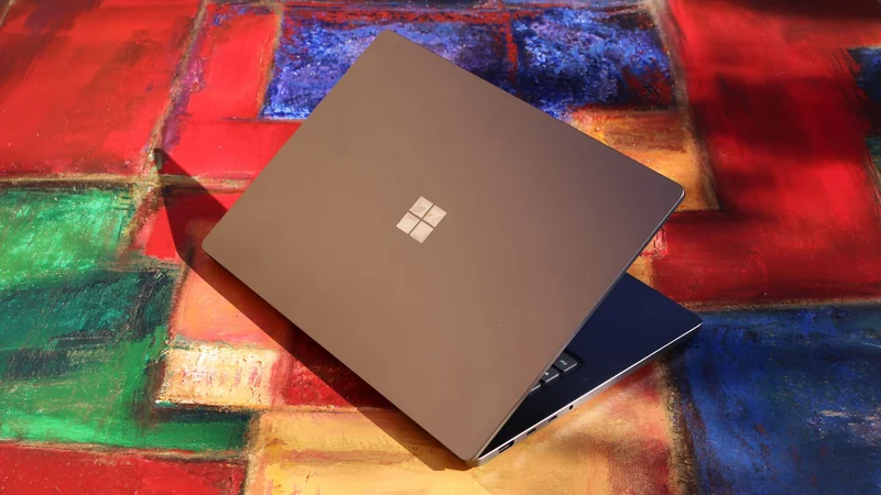 مایکروسافت پایان پشتیبانی درایور و فریمور Surface Laptop Ultra را رسماً اعلام کرد