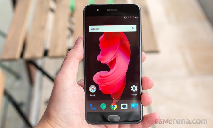 وان‌پلاس وان‌پلاس5 صفحه‌نمایش