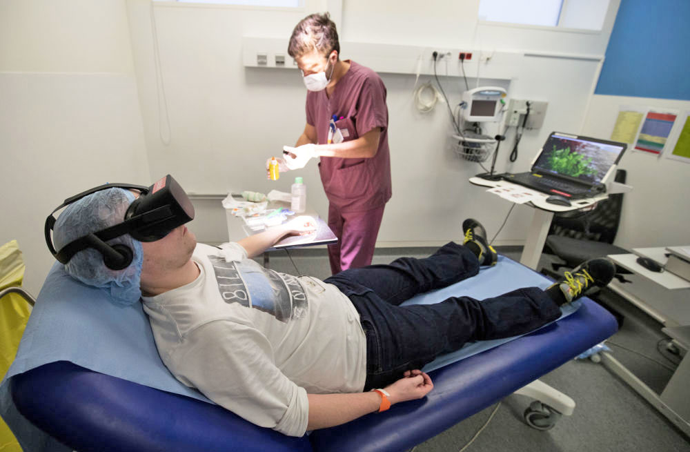 VR واقعیت مجازی فرانسه بیمارستان