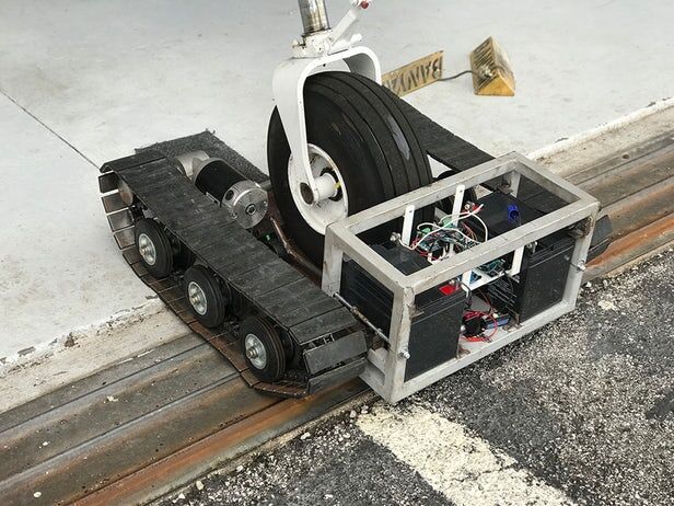 یدک کش خودرو هواپیما