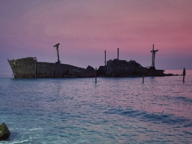 چگونه با مقایسه قیمت بلیط کیش، بهترین انتخاب را داشته باشیم؟